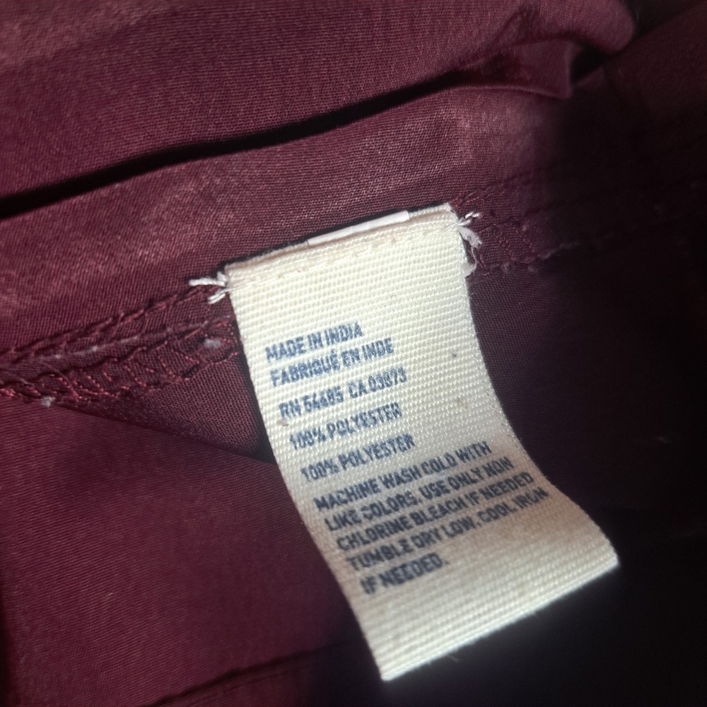 American Eagle Burgundy Pleated Floral Embroidered Sleeveless‎ Blouse Romantic - Picture 6 of 6